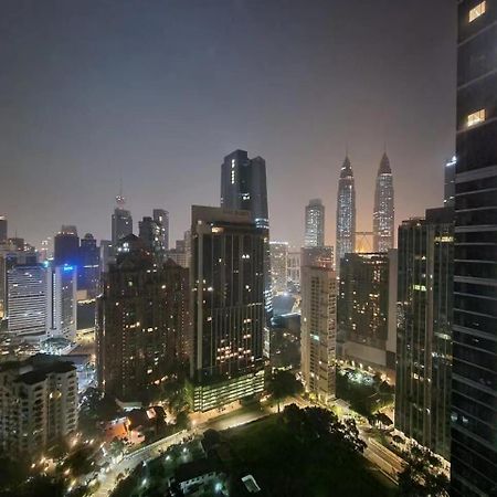 Appartamento 8 Kia Peng Klcc By Wsd Kuala Lumpur Esterno foto