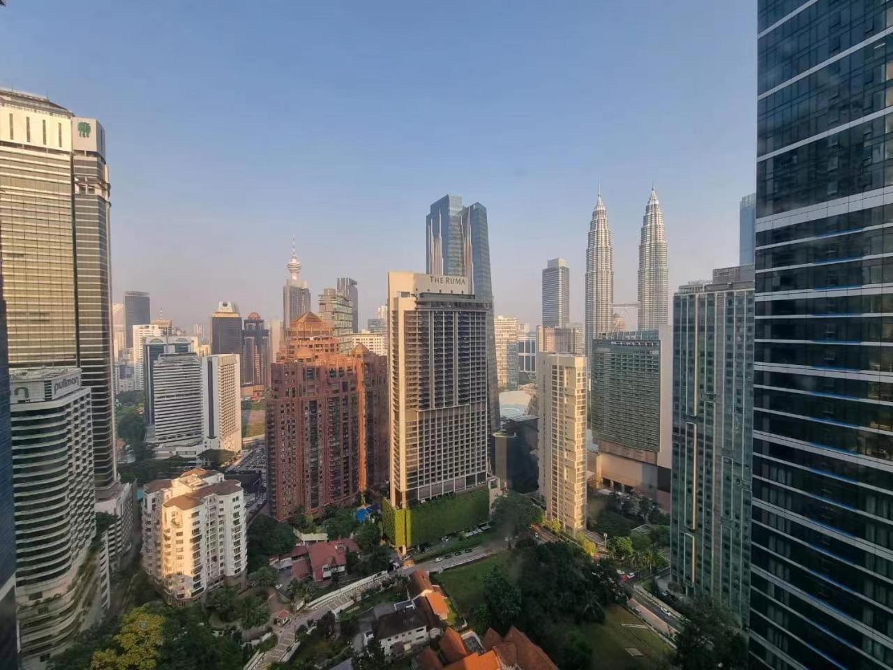 Appartamento 8 Kia Peng Klcc By Wsd Kuala Lumpur Esterno foto